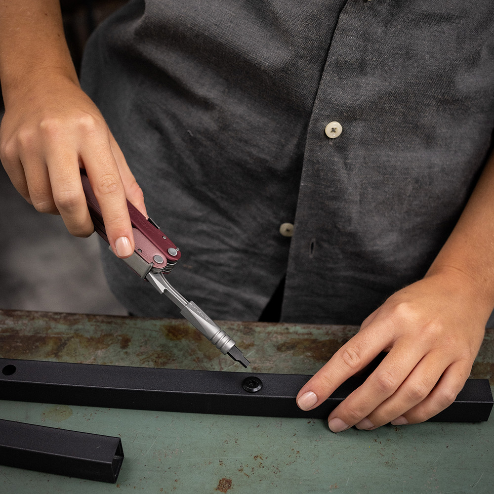 LEATHERMAN Rebar Heathered Cranbeny Fonksiyonlu Çakı