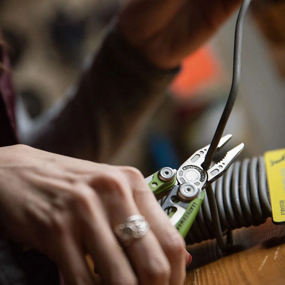 LEATHERMAN Skeletool Black Topo Fonksiyonlu Çakı
